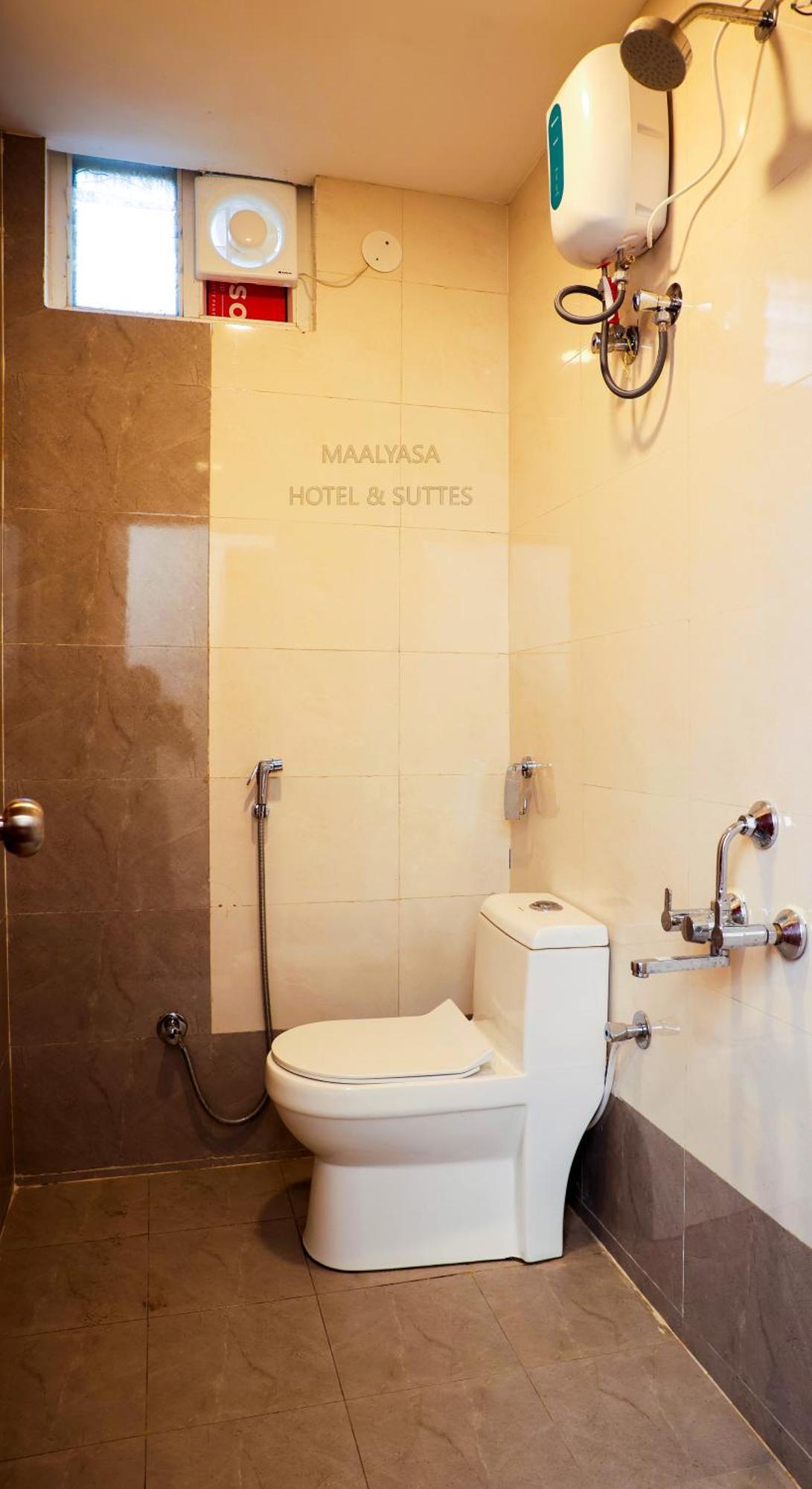 Maalyasa Hotel And Suites Haydarabad Dış mekan fotoğraf