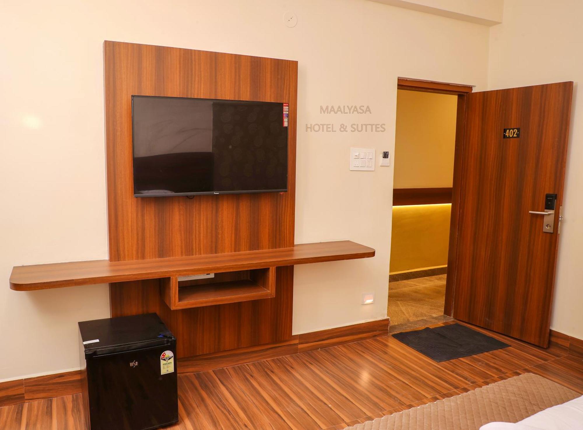 Maalyasa Hotel And Suites Haydarabad Dış mekan fotoğraf
